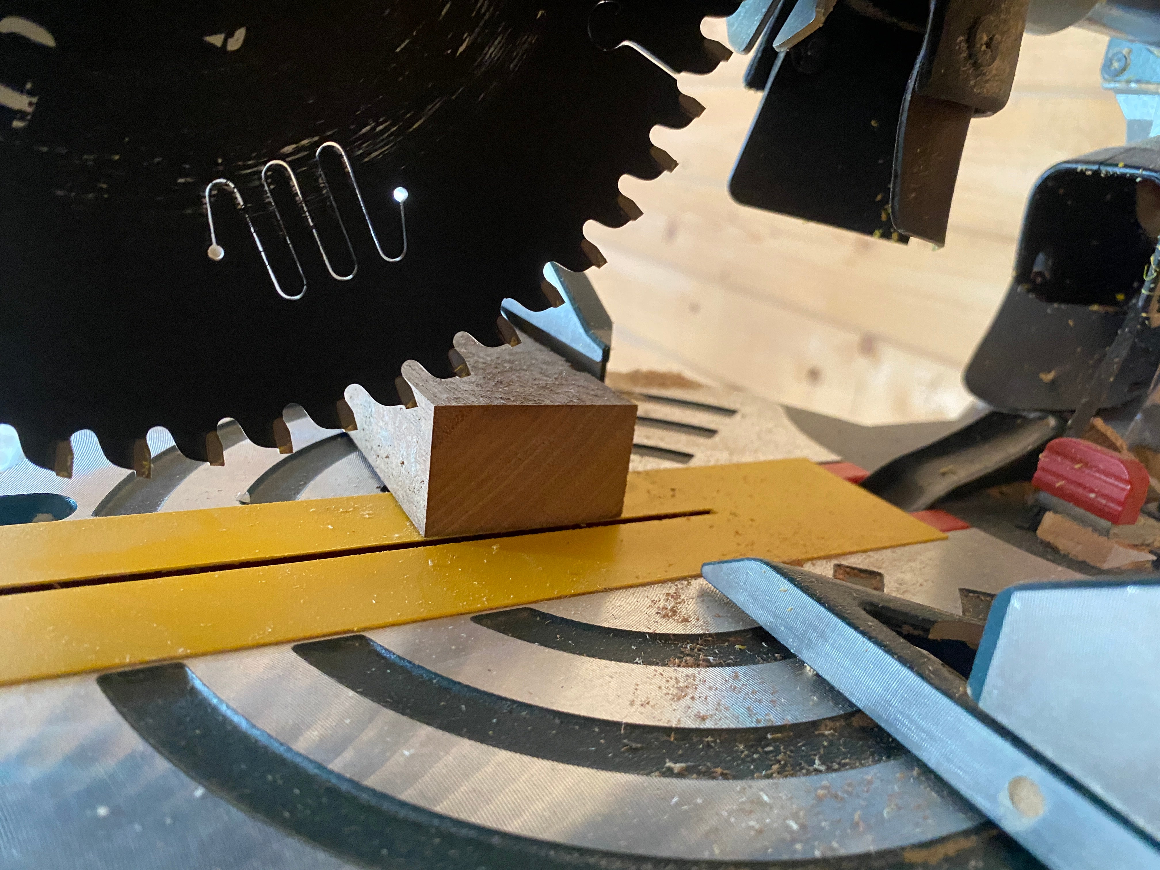 Finish Tape | Finer Cut Quality | Prevents Splintering | Increased Precision | 5 Pcs | For Miter Saws